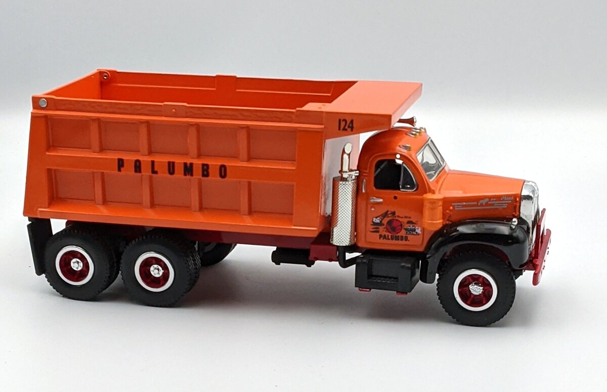 First Gear 19-1819 1:34 Diecast 1960 Model B-61 Mack Dump Truck EX/Box