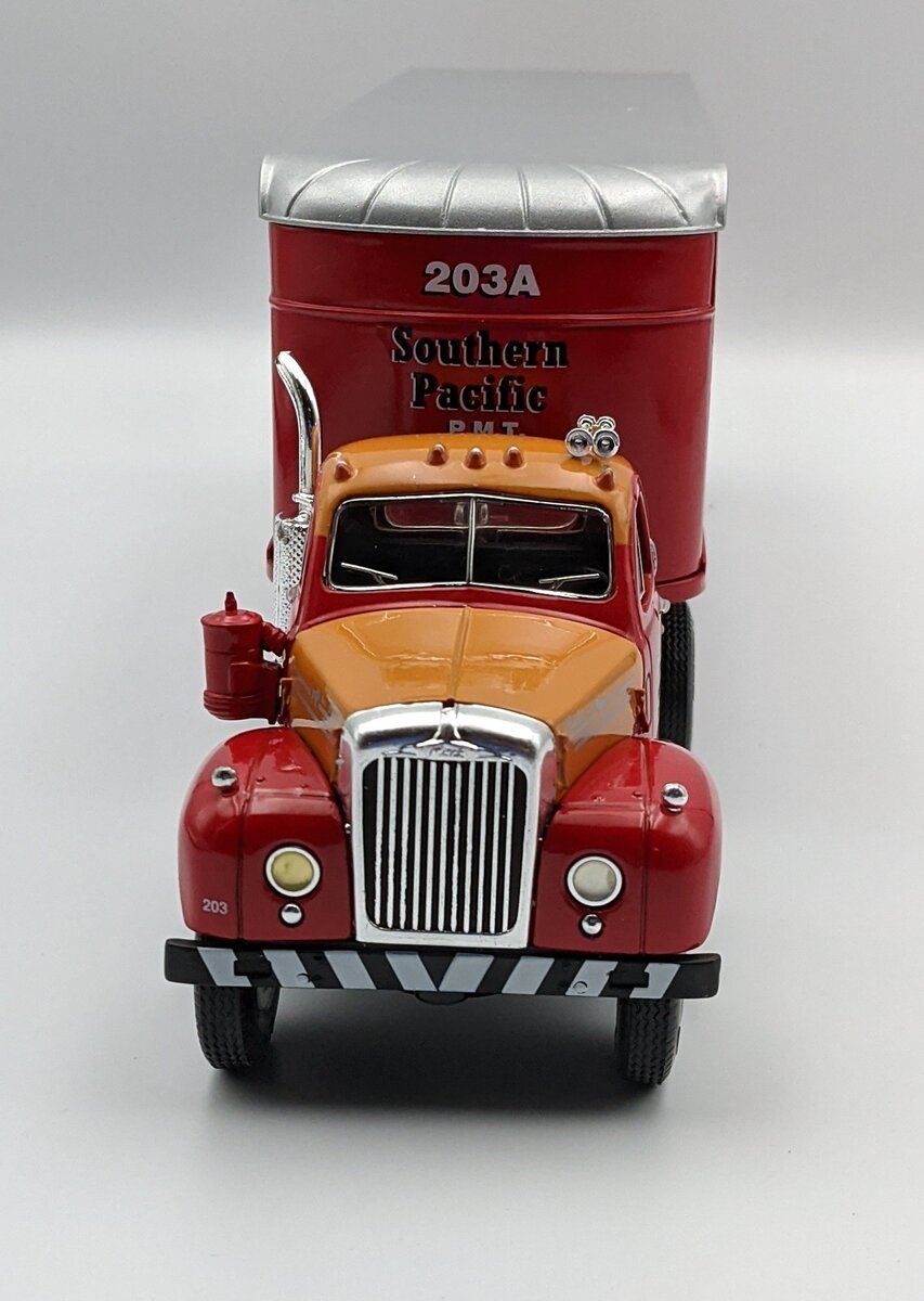 First Gear 19-1526 1:34 Southern Pacific 1960 Mack B-61 with Trailer MT/Box