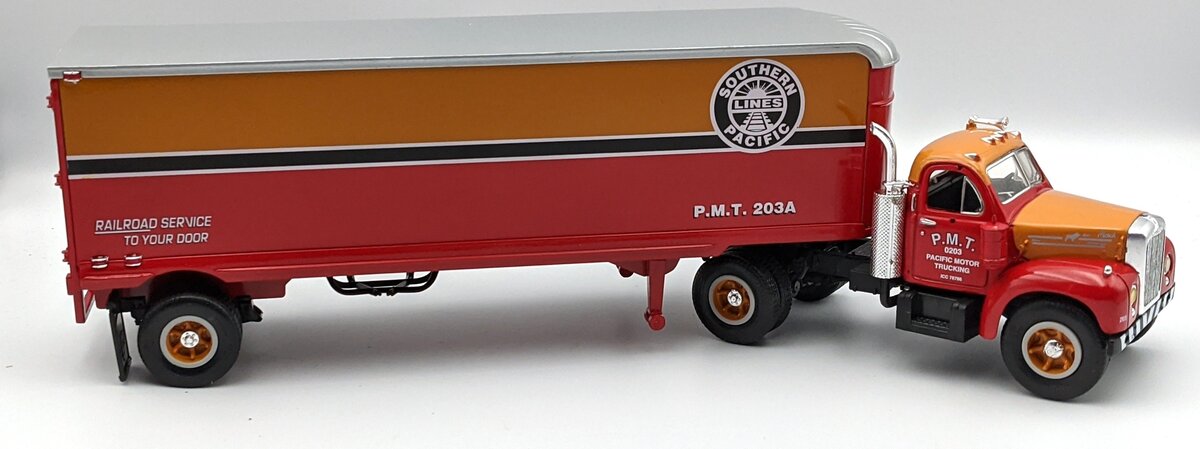 First Gear 19-1526 1:34 Southern Pacific 1960 Mack B-61 with Trailer MT/Box