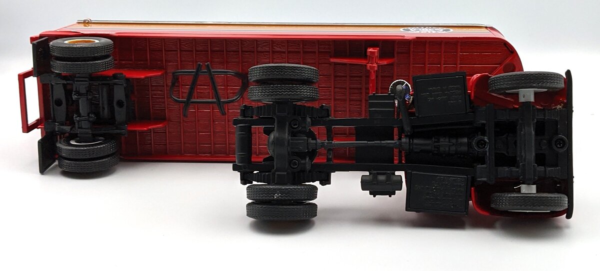 First Gear 19-1526 1:34 Southern Pacific 1960 Mack B-61 with Trailer MT/Box