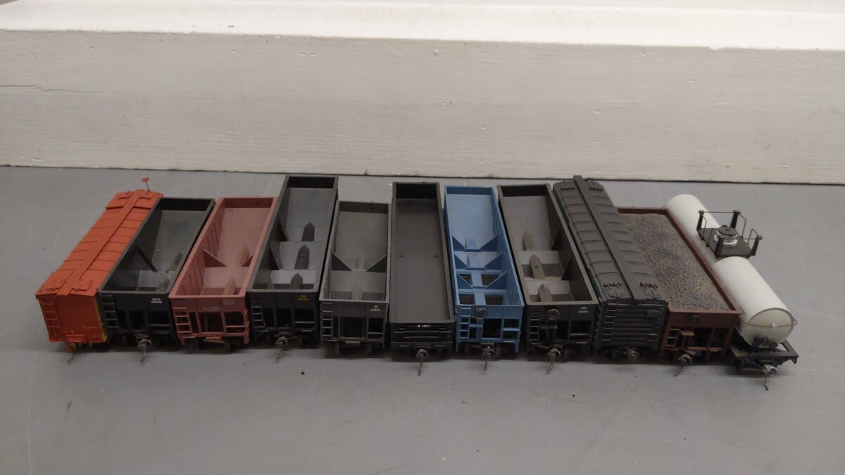 HO Scale CUSTOM Assorted Freight Cars: 2452, 80483, 478, 5589, 1021, 31206 [11]
