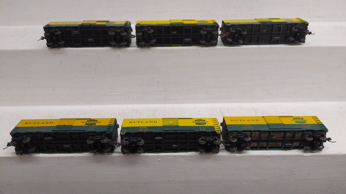 HO Scale CUSTOM Rutland Assorted Freight Cars: 408, 423, 100, 177, 104 [6]