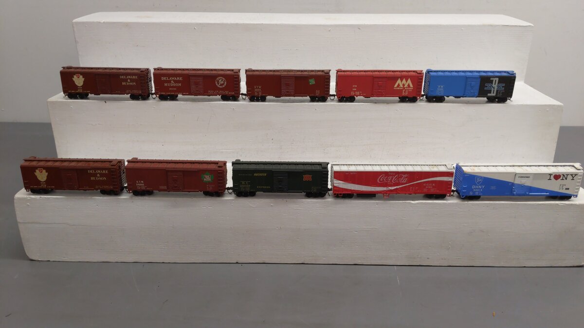 HO Scale Assorted CUSTOM Freight Cars: 19797, 20230, 591974, 156, 76481 [10] VG