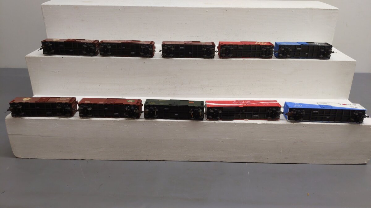 HO Scale Assorted CUSTOM Freight Cars: 19797, 20230, 591974, 156, 76481 [10] VG