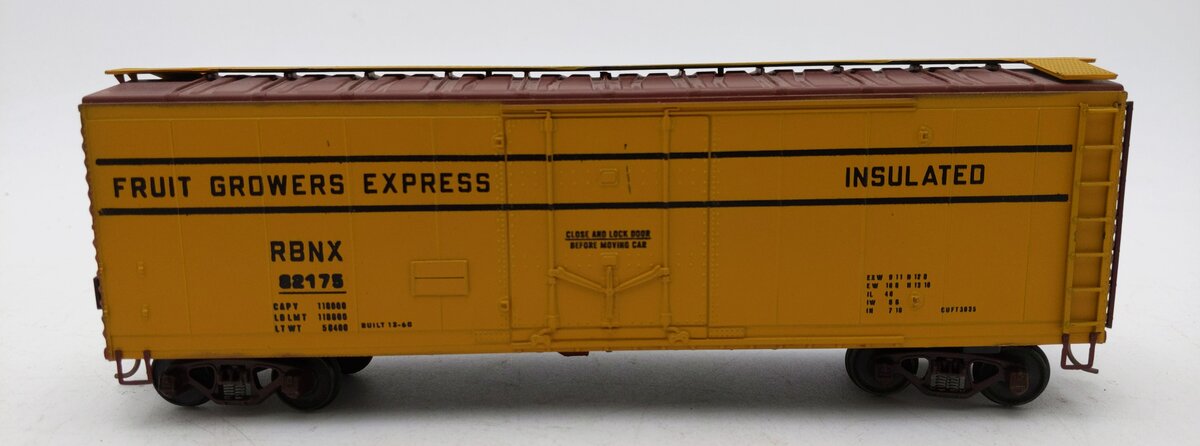 American Models 2204 S Scale FGE 40' Reefer Plug Door #82175 LN/Box