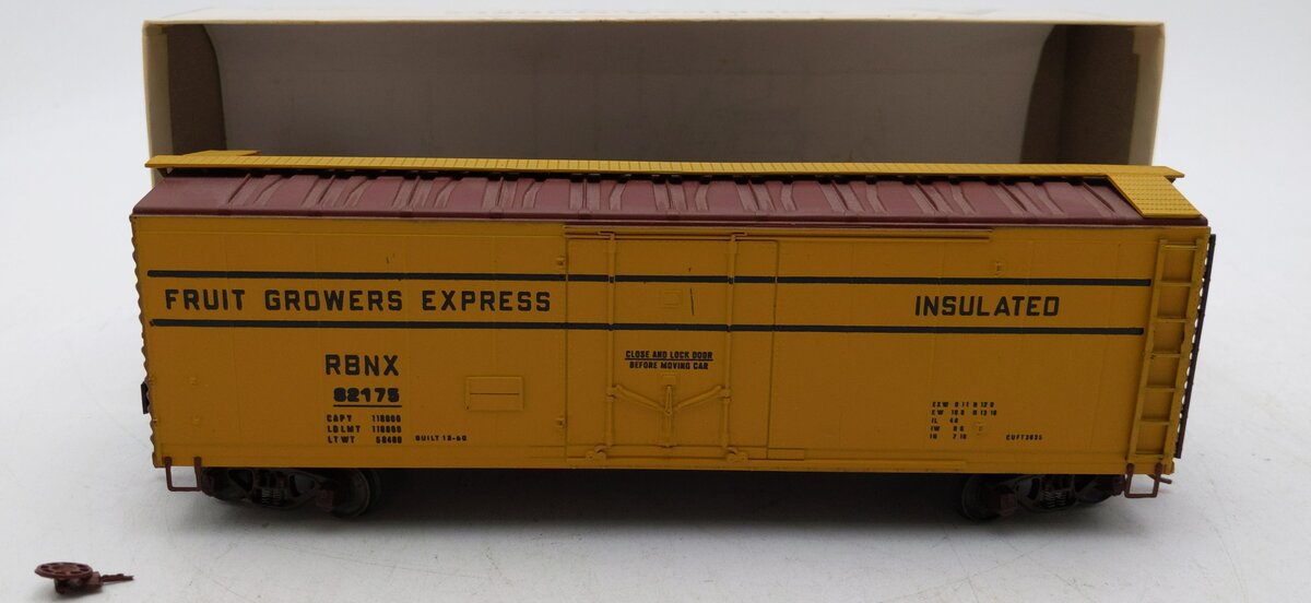 American Models 2204 S Scale FGE 40' Reefer Plug Door #82175 LN/Box
