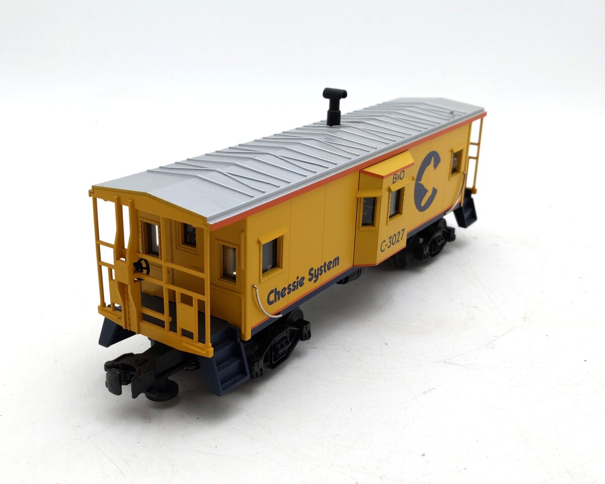 MTH 30-7713 O Gauge Chessie Bay Window Caboose #3027 LN