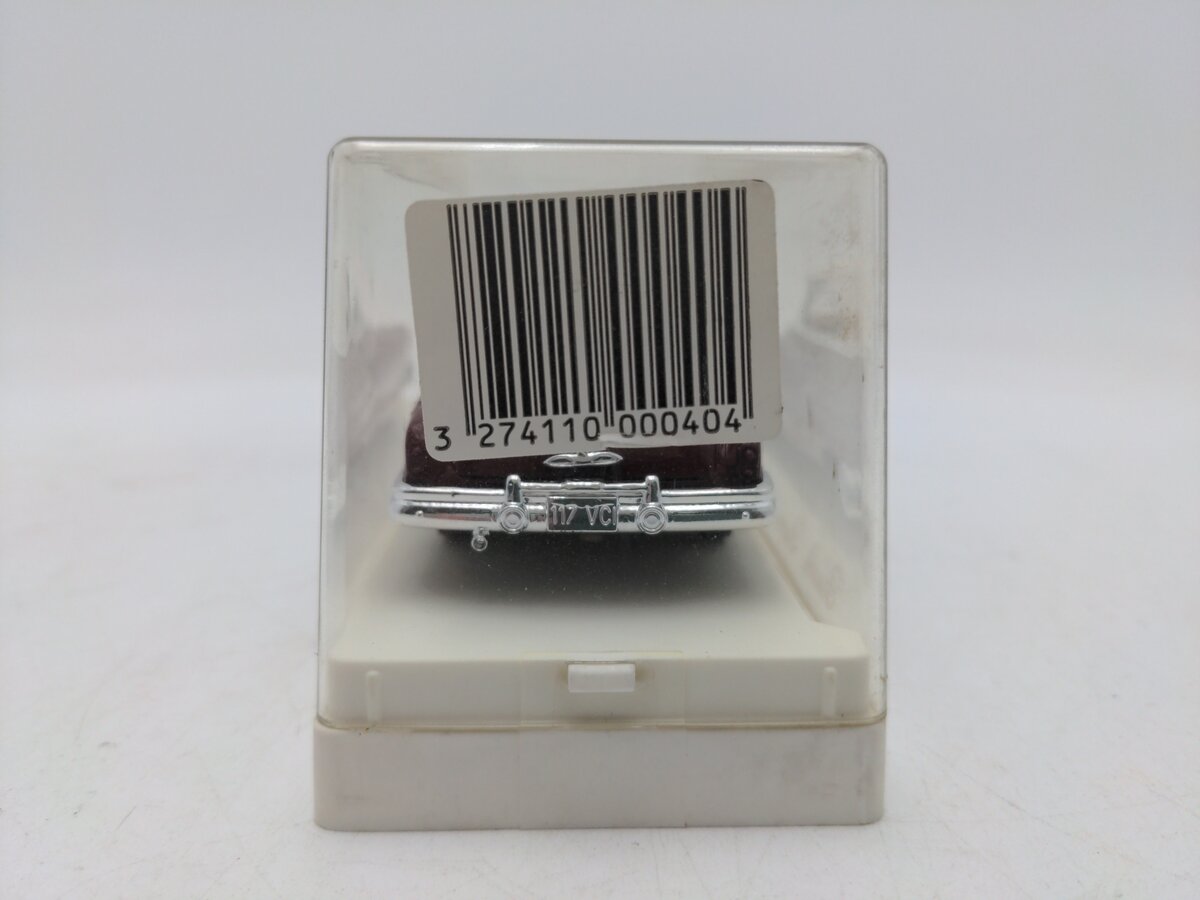 Solido 4512 1:43 Die Cast Maroon w/Off White Top 1950 Buick Super EX