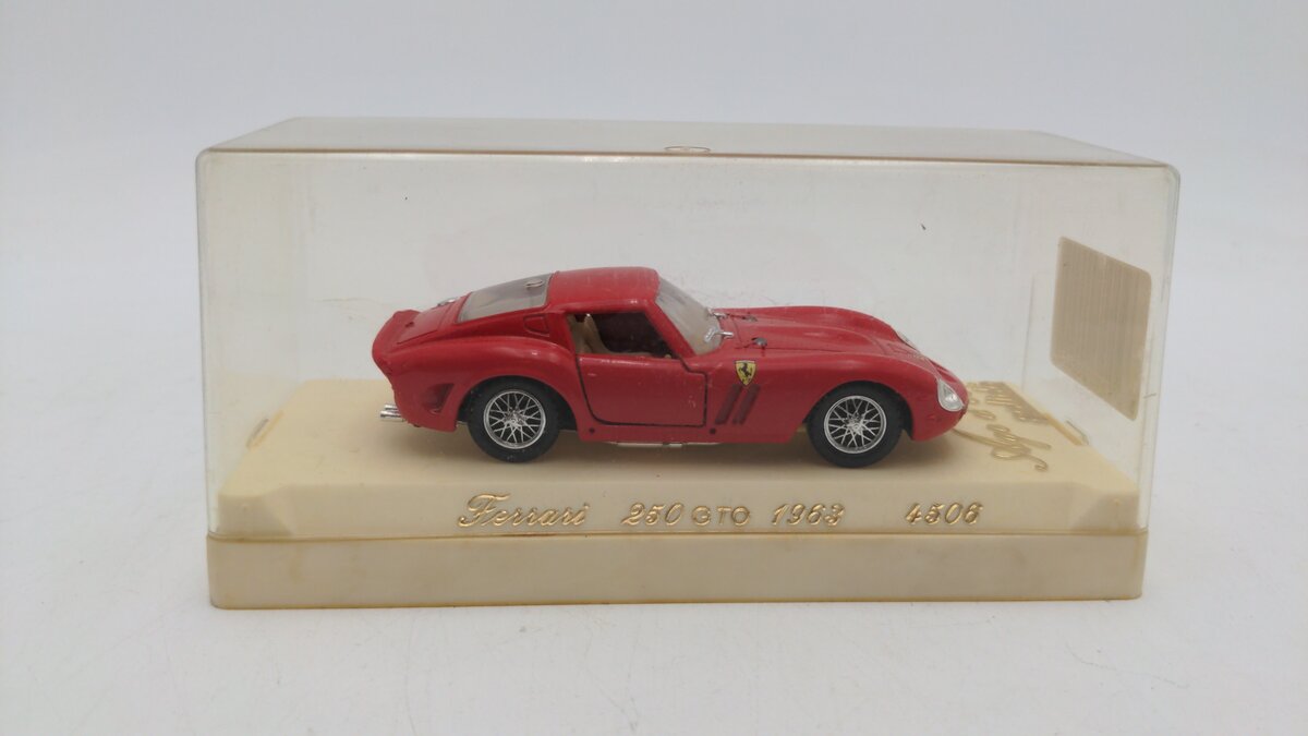 Solido 4506 1:43 Scale Red 1963 Ferrari 250 GTO Diecast Vehicle W/Plastic Case EX/Box