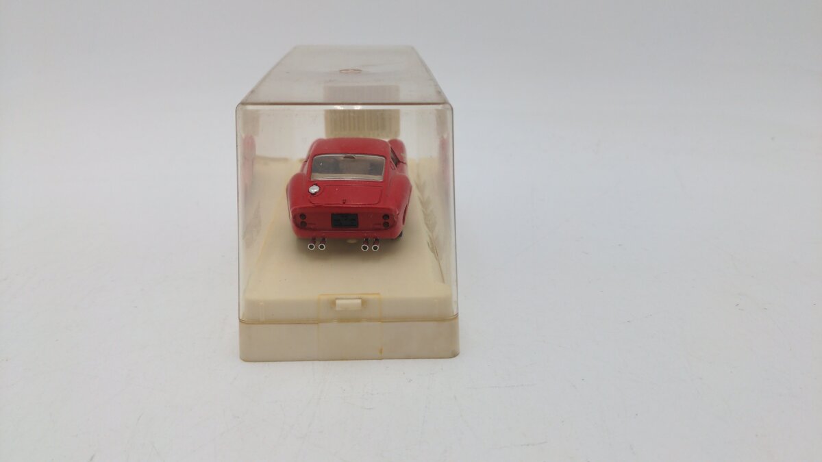 Solido 4506 1:43 Scale Red 1963 Ferrari 250 GTO Diecast Vehicle W/Plastic Case EX/Box