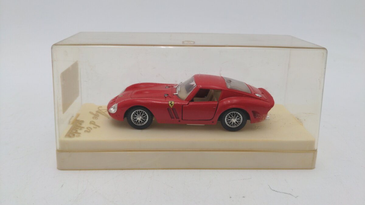 Solido 4506 1:43 Scale Red 1963 Ferrari 250 GTO Diecast Vehicle W/Plastic Case EX/Box