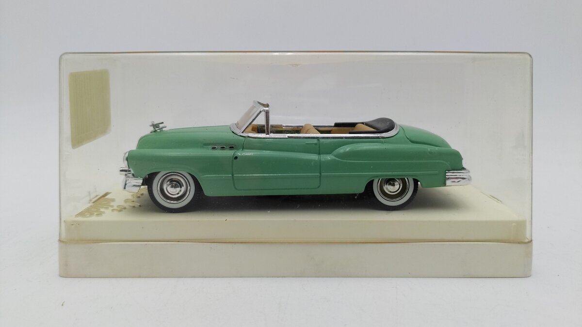 Solido 04511 1:43 Scale Age D'Or Mint Green 1950 Buick Super Cabriolet Die Cast EX/Box