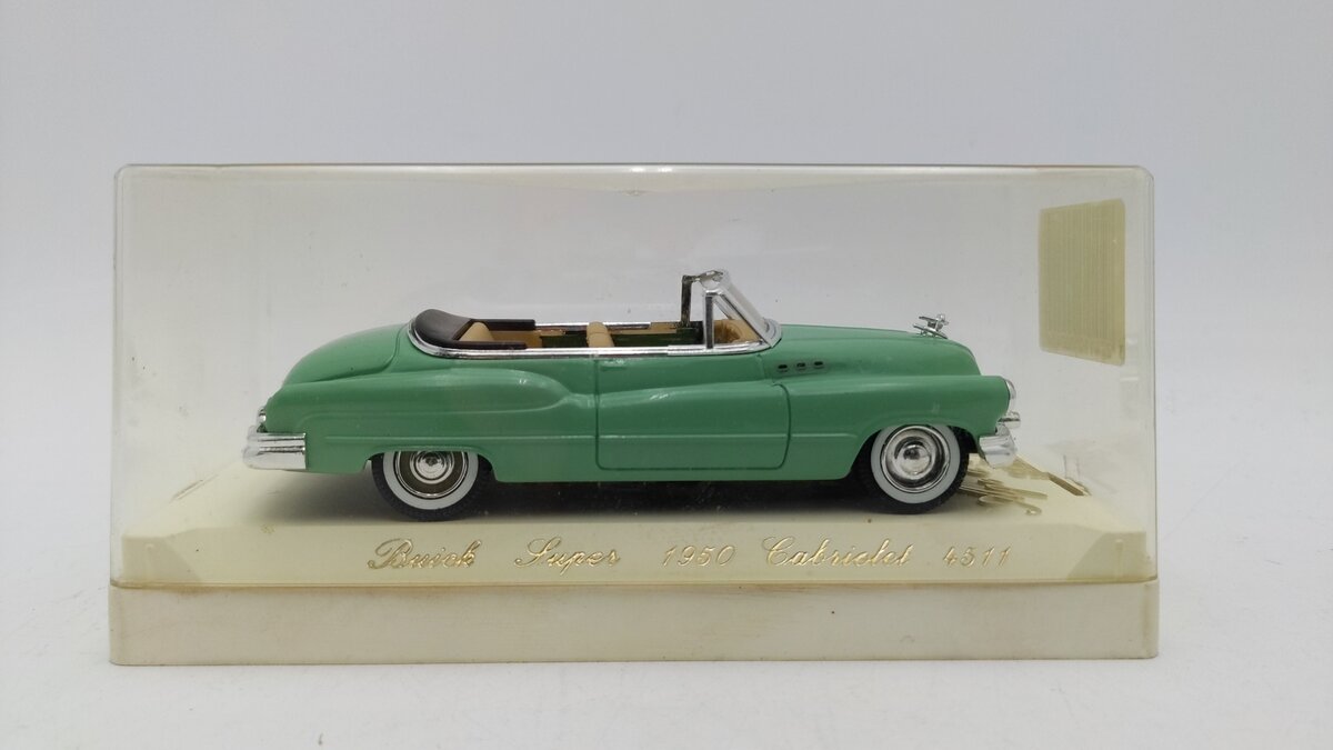 Solido 04511 1:43 Scale Age D'Or Mint Green 1950 Buick Super Cabriolet Die Cast EX/Box