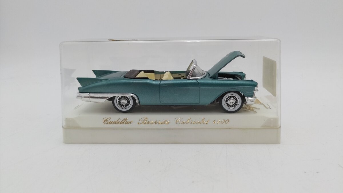 Solido 04500 1:43 Scale Age D'Mint Green Cadillac Biarrila Cabriolet With Case EX/Box