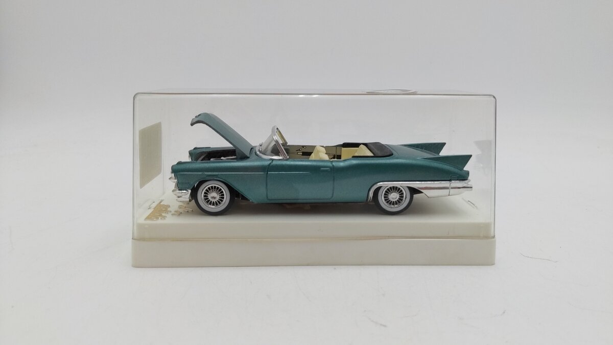 Solido 04500 1:43 Scale Age D'Mint Green Cadillac Biarrila Cabriolet With Case EX/Box