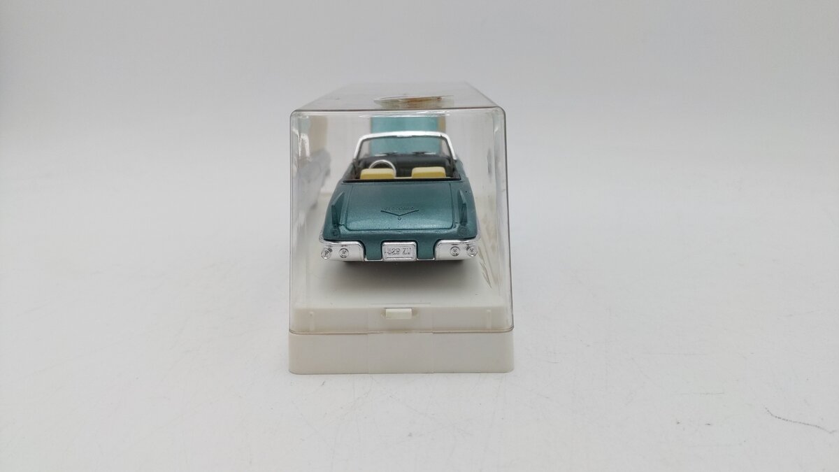 Solido 04500 1:43 Scale Age D'Mint Green Cadillac Biarrila Cabriolet With Case EX/Box