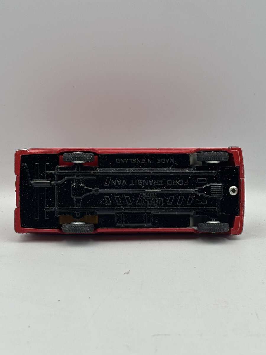 Dinky 271 1:43 Ford Transit Fire Appliance LN/Box