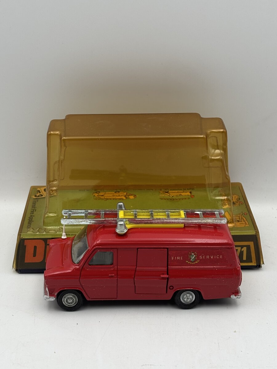 Dinky 271 1:43 Ford Transit Fire Appliance LN/Box