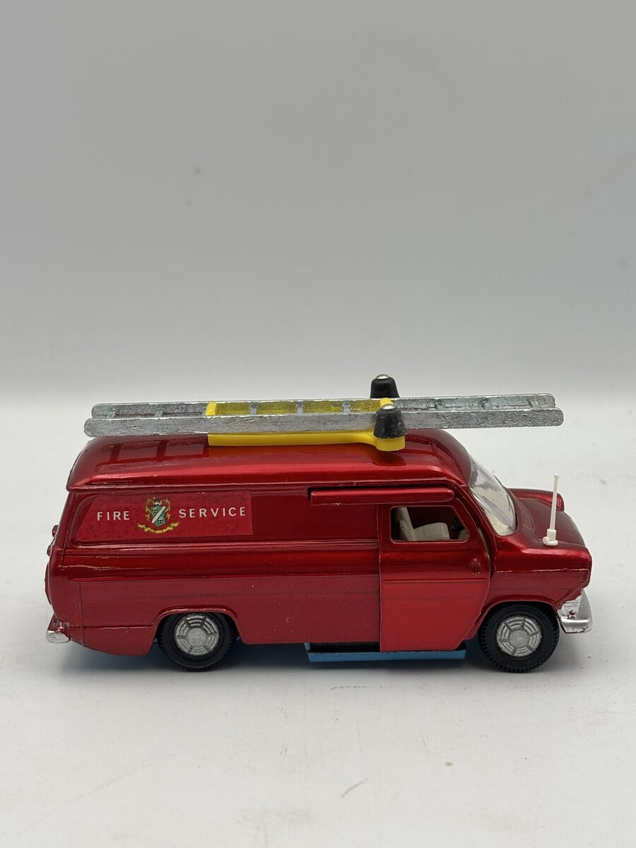 Dinky 286 1:43 Ford Transit Fire Appliance VG/Box