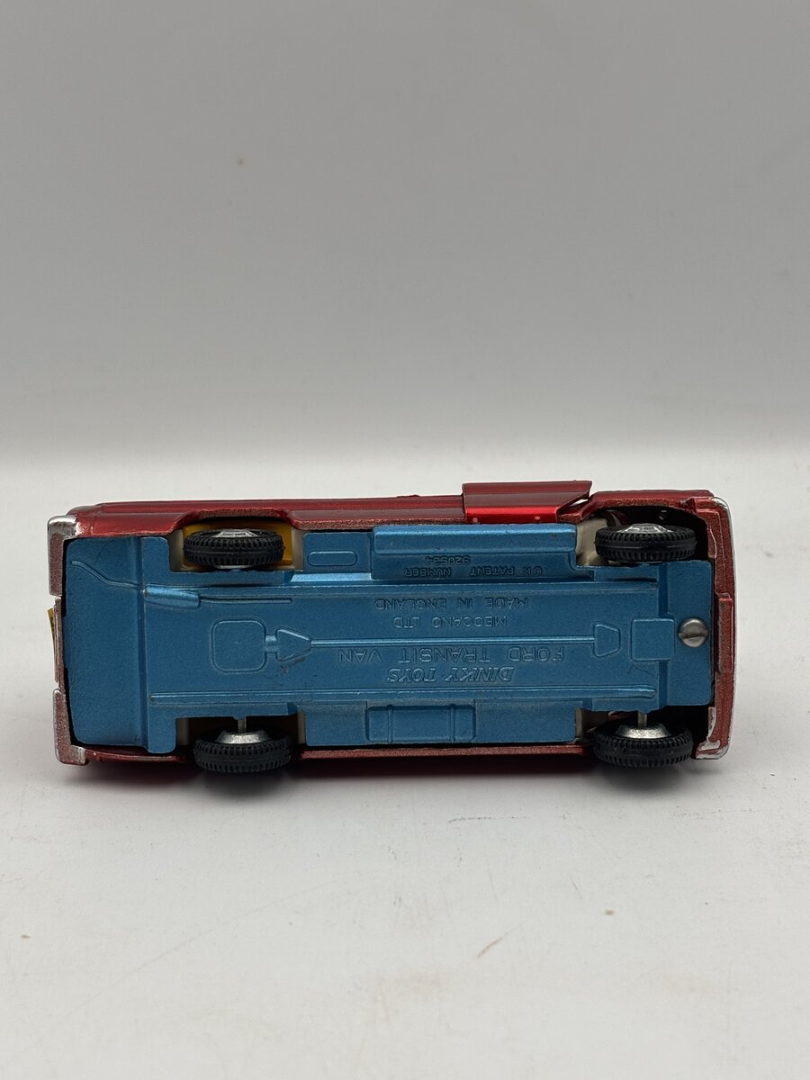 Dinky 286 1:43 Ford Transit Fire Appliance VG/Box