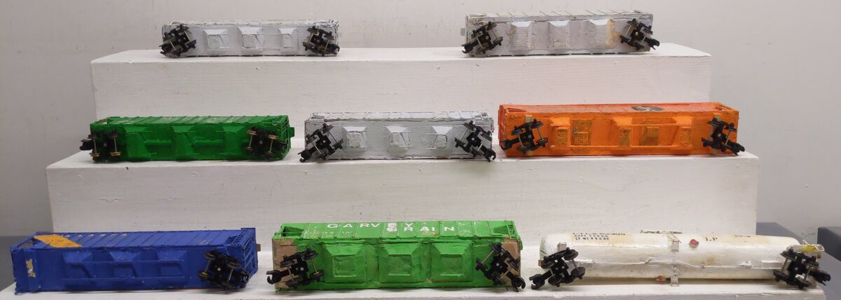 Assorted S Scale Assorted Freight Cars  Painted [8]