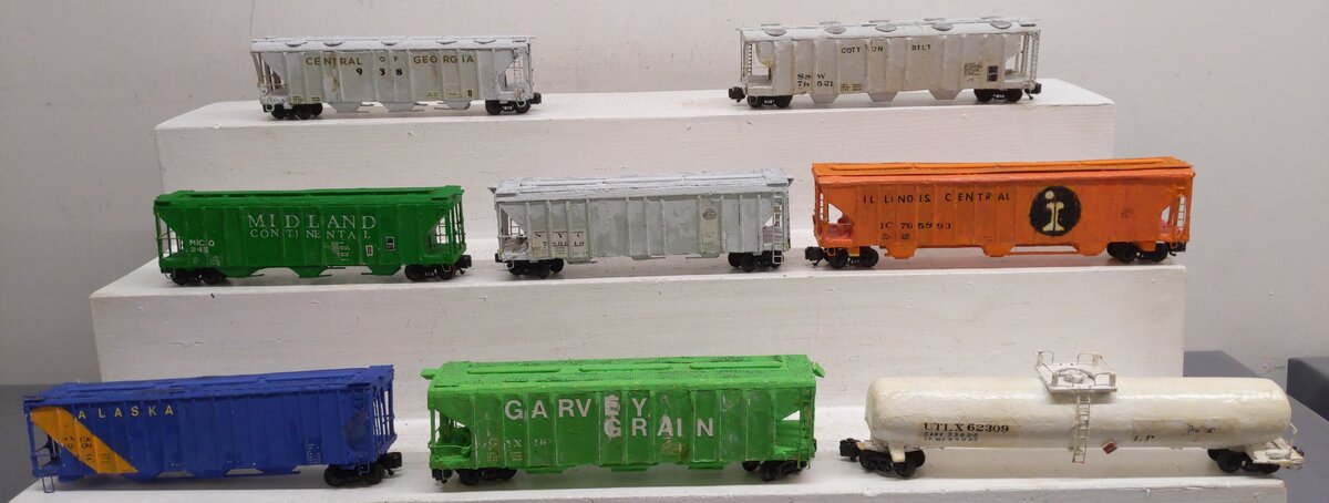 Assorted S Scale Assorted Freight Cars  Painted [8]