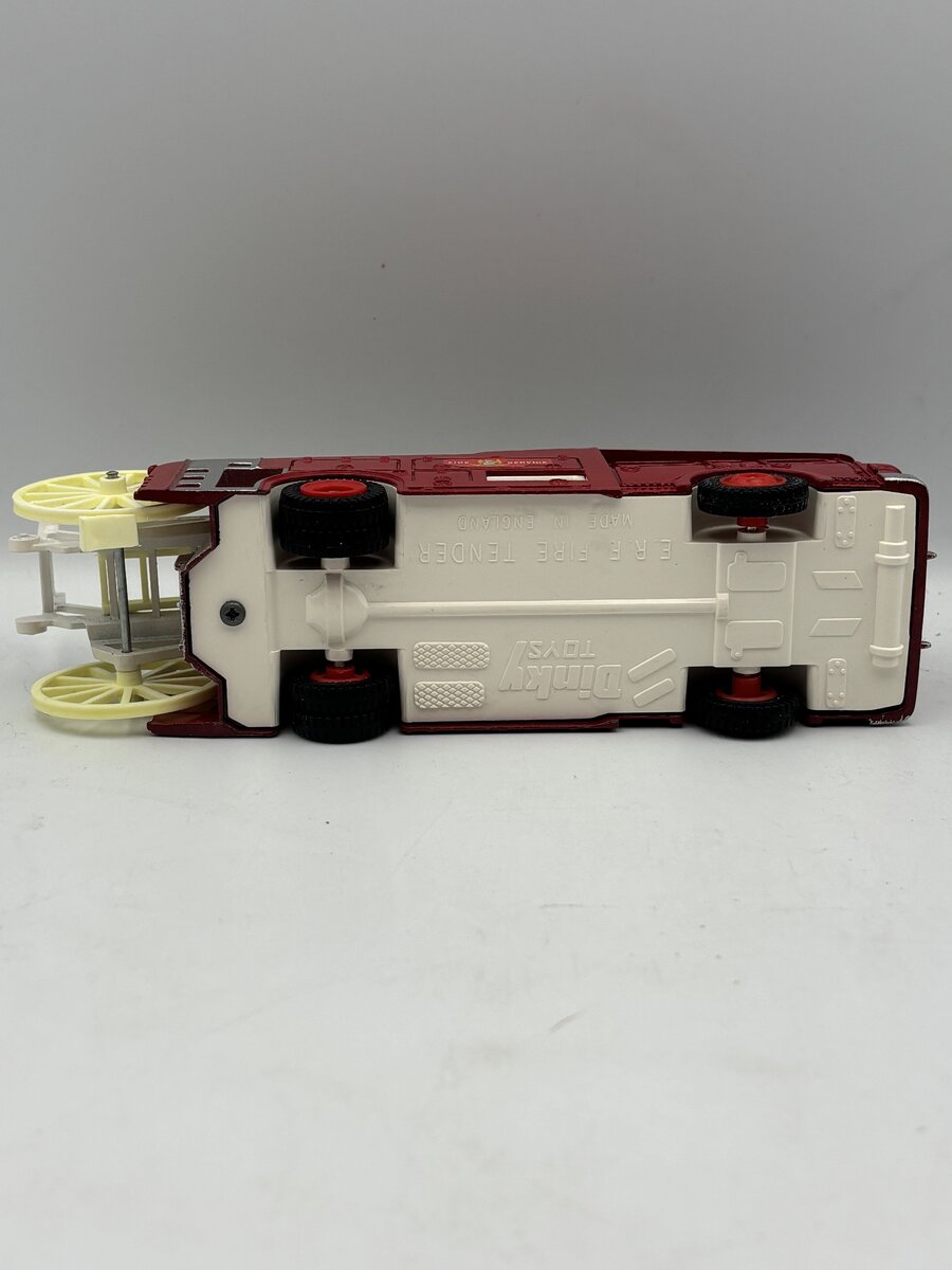 Dinky 266 1:43 E.R.F. Fire tender EX/Box