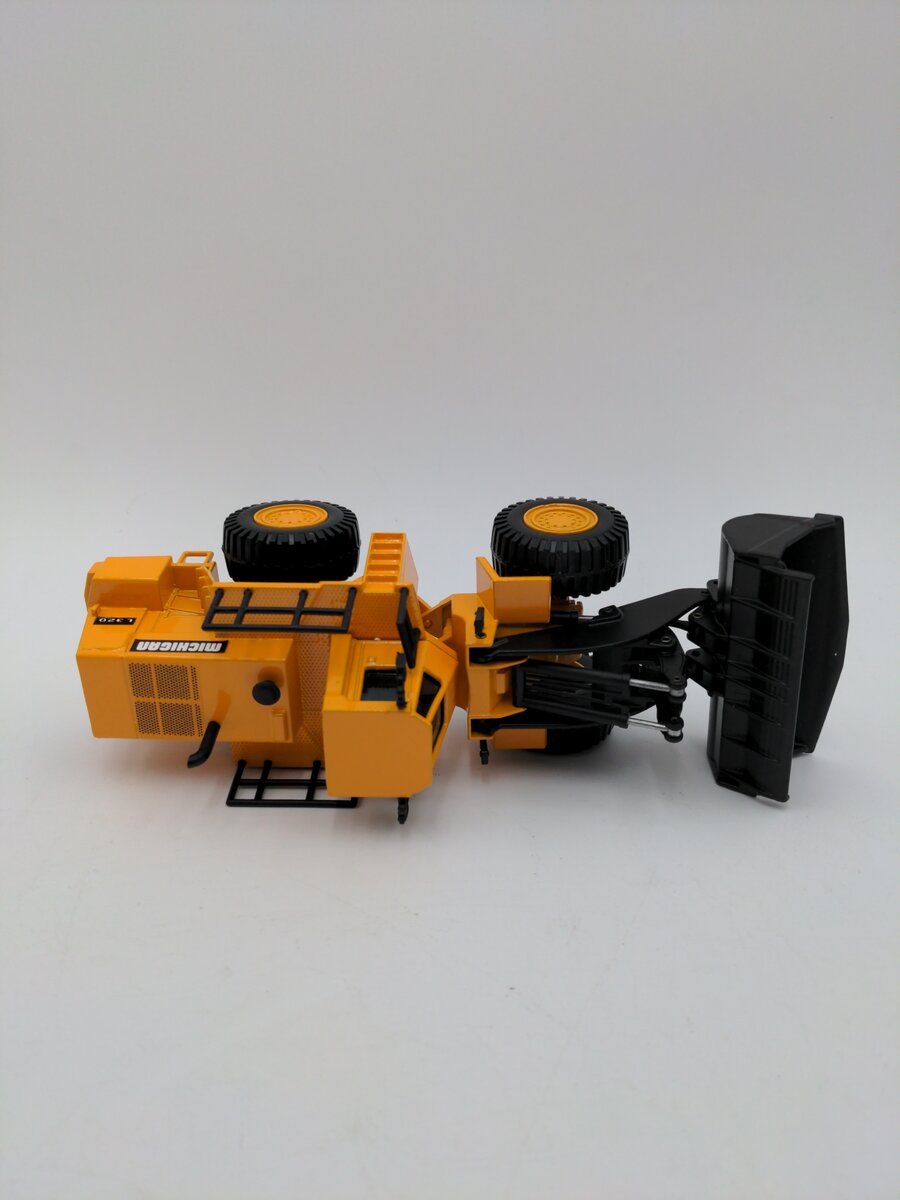 Joal 239 1:50 Michigan L320 Compact Loader EX/Box