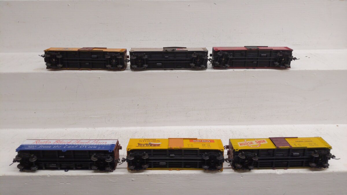 HO Scale Assorted Freight Cars: 129, 428, 92, 12, 203, 94 [6] VG