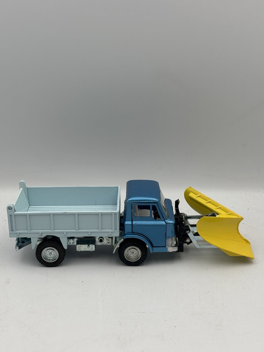 Dinky 439 1:43 Ford D800 Snow Plough & Tipper Truck EX/Box