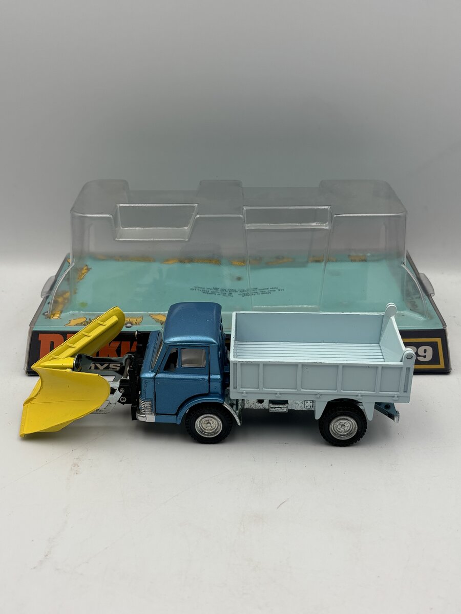Dinky 439 1:43 Ford D800 Snow Plough & Tipper Truck EX/Box
