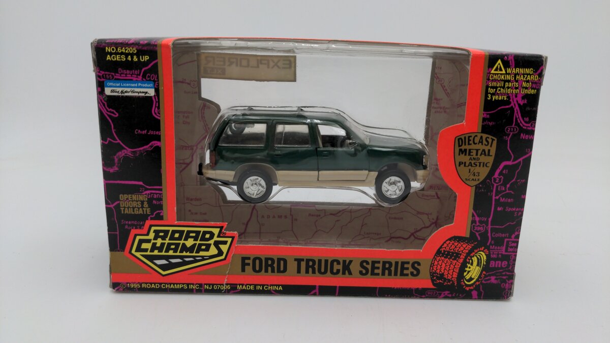 Road Champs 64205 1:43 Scale Ford Truck Series Green/Beige Ford Explorer XLT EX/Box