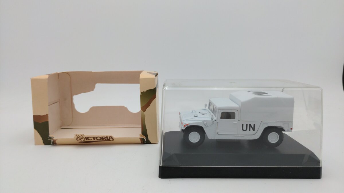 Victoria R004 1:43 Scale Military Models Hummer United Nations Diecast W/Display EX/Box