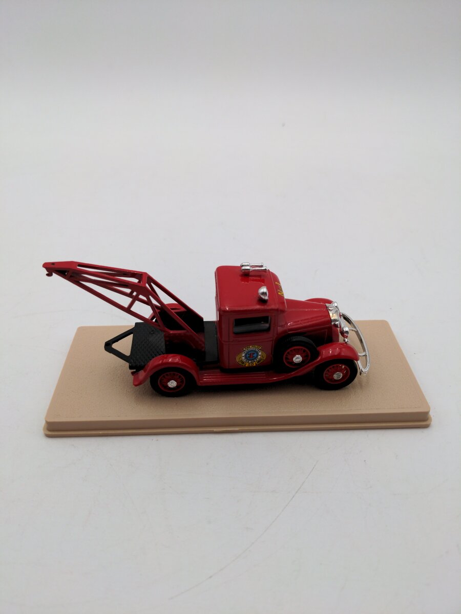 Eligor 1087 1:43 Scale Die Cast Ford V8 1934 Fire Service Depannage NIB