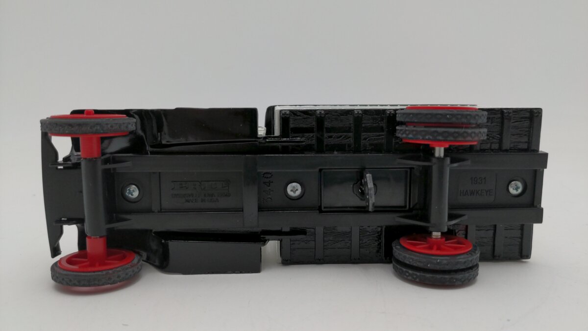 Ertl 9118 1:34 Scale Diecast Asheville Office Supply '31 Hawkeye Box Truck Bank EX/Box