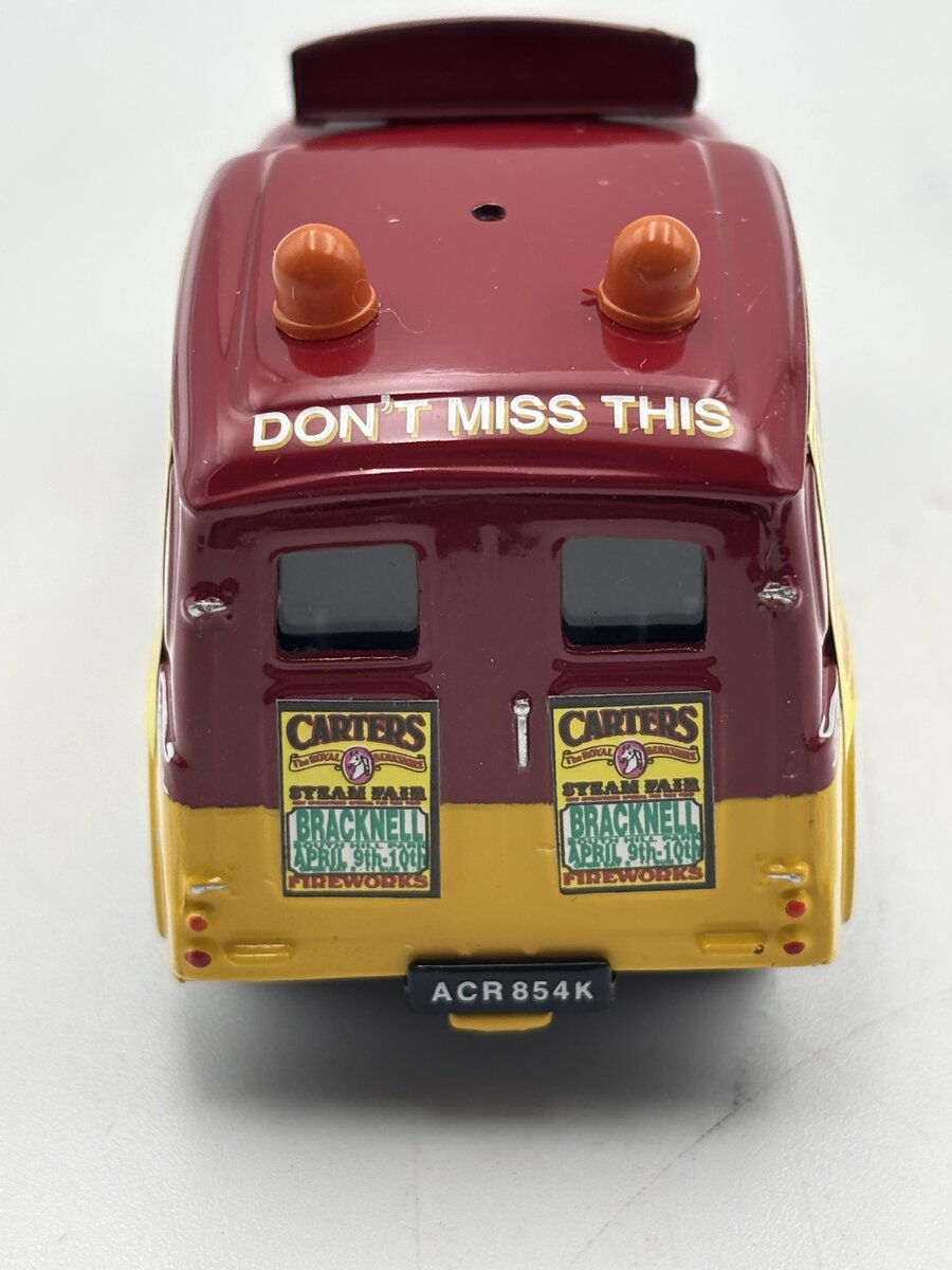 Corgi 06601 1:43 Showmans Carters Morris Minor 1000 Advance Publicity Van Set LE LN/Box