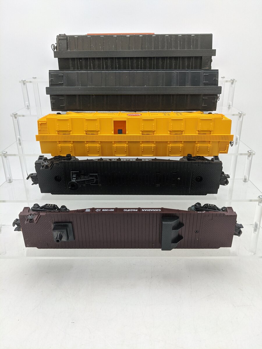 Lionel & Other O Assorted Train Cars [5] EX