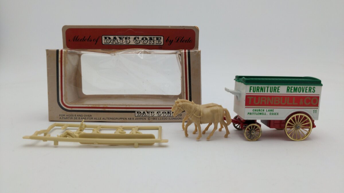 Lledo Models of Days Gone Turnbull & Co. Removers Horse Drawn Wagon W/4 Figures EX/Box