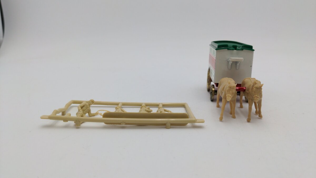 Lledo Models of Days Gone Turnbull & Co. Removers Horse Drawn Wagon W/4 Figures EX/Box