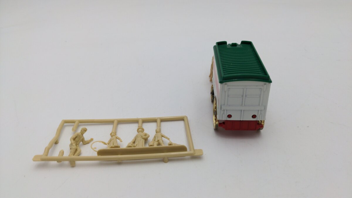 Lledo Models of Days Gone Turnbull & Co. Removers Horse Drawn Wagon W/4 Figures EX/Box