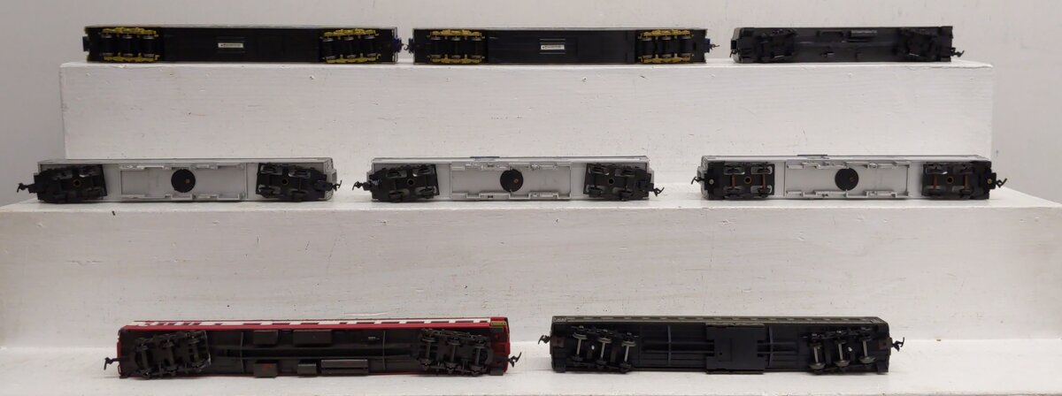 Tri ang & Others HO Scale Assorted Passenger Cars [8] EX