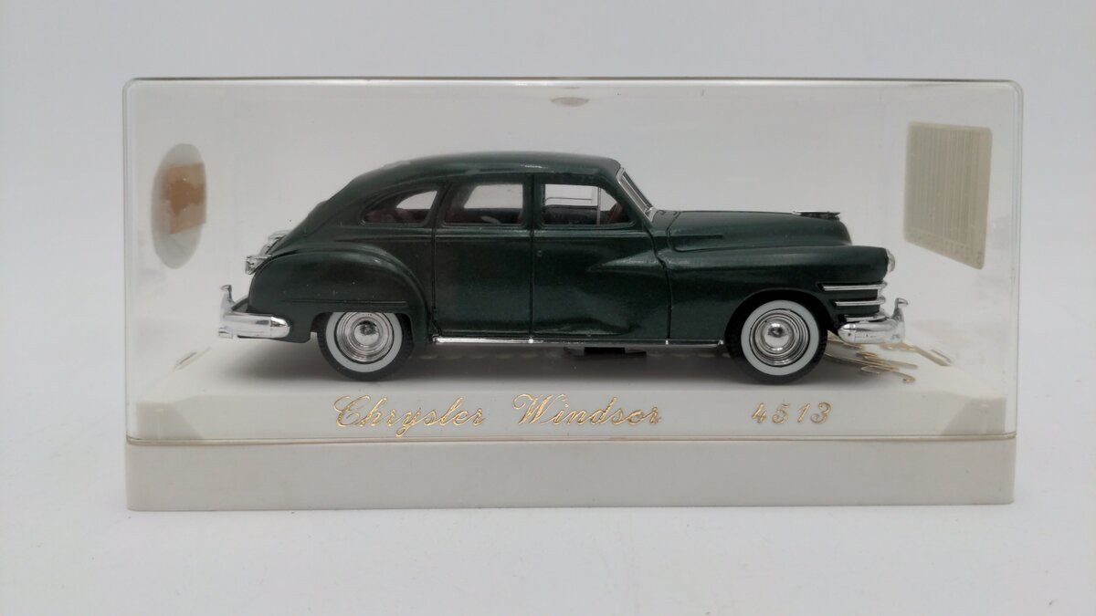 Solido 04513 1:43 Scale Age D'Or Deep Green Chrysler Windsor Die Cast W/Display EX/Box