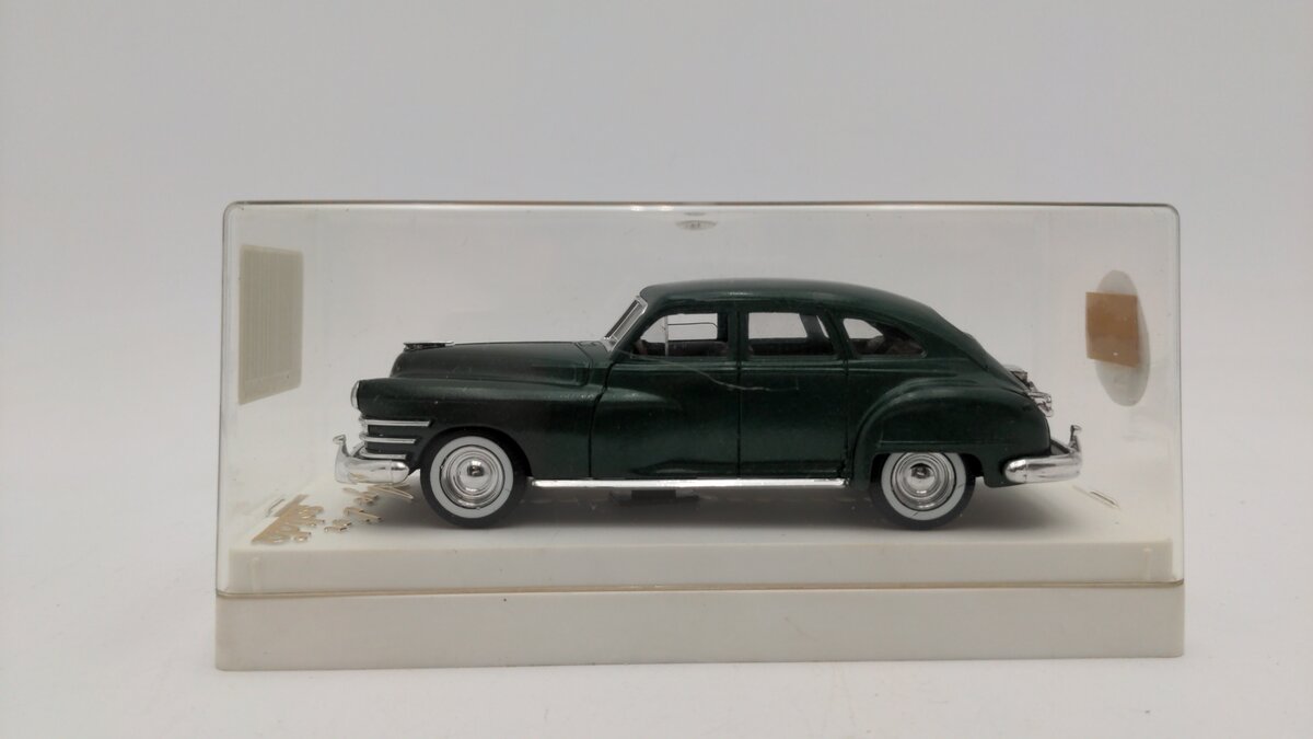 Solido 04513 1:43 Scale Age D'Or Deep Green Chrysler Windsor Die Cast W/Display EX/Box