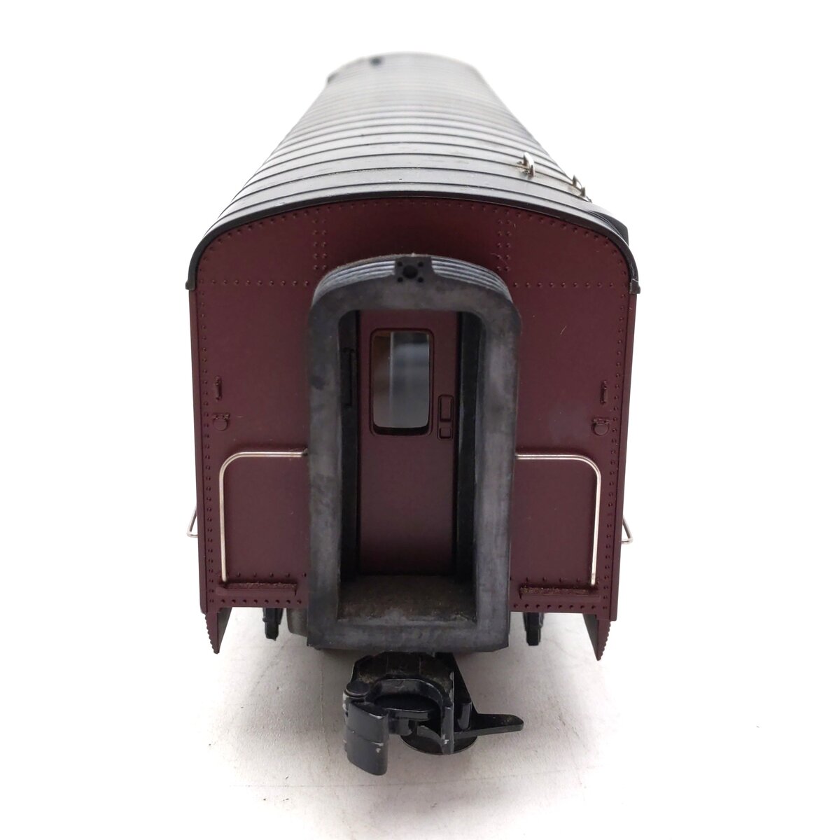 MTH 30-67342 Canadian Pacific 60' Streamlined ABS Coach #2210 EX