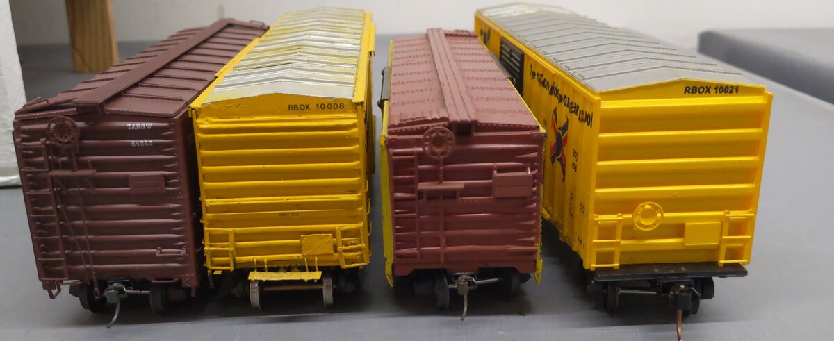 S Scale Assorted Boxcars [4] EX