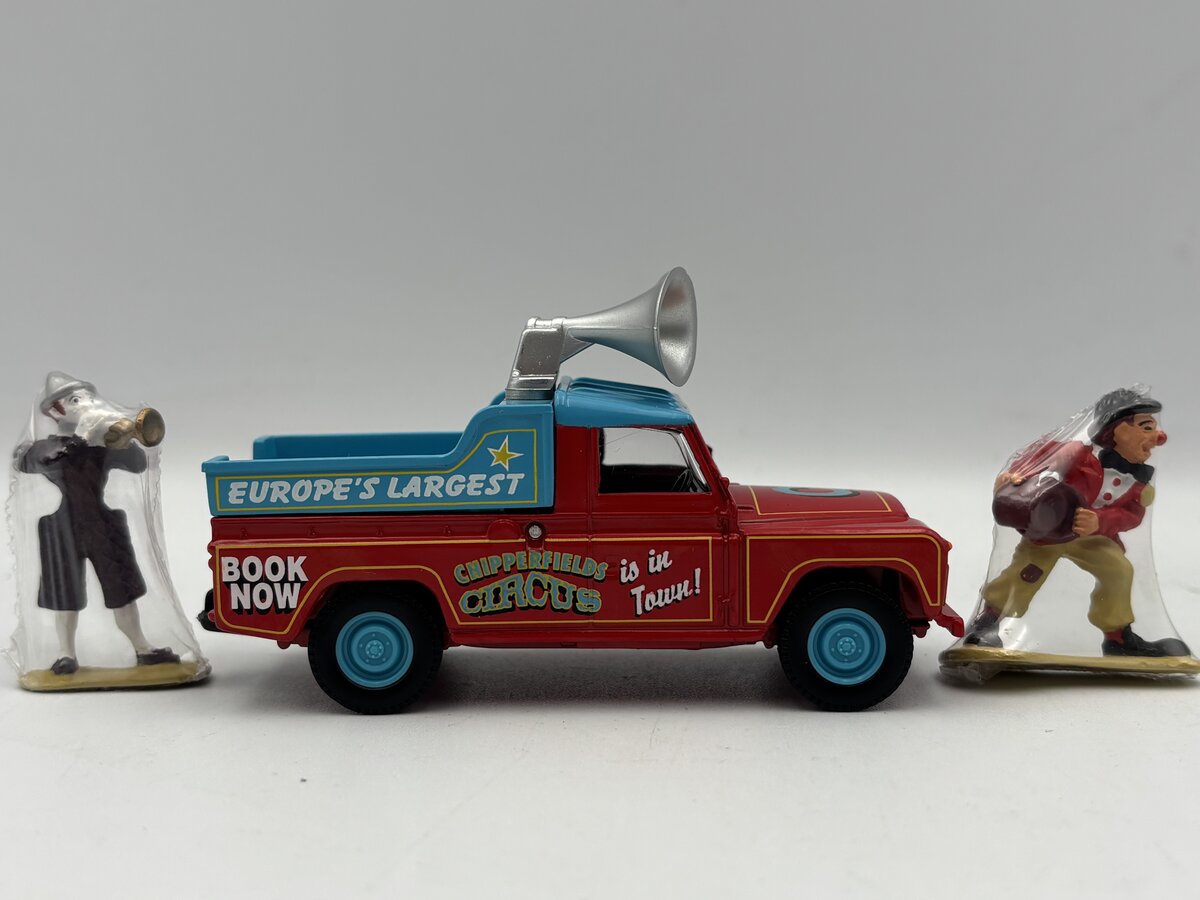 Corgi 07202 1:43 Chipperfields Circus - Land Rover Public Address & Clowns LN/Box
