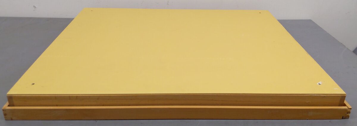 Wooden HO Display Case with Acrylic Cover EX