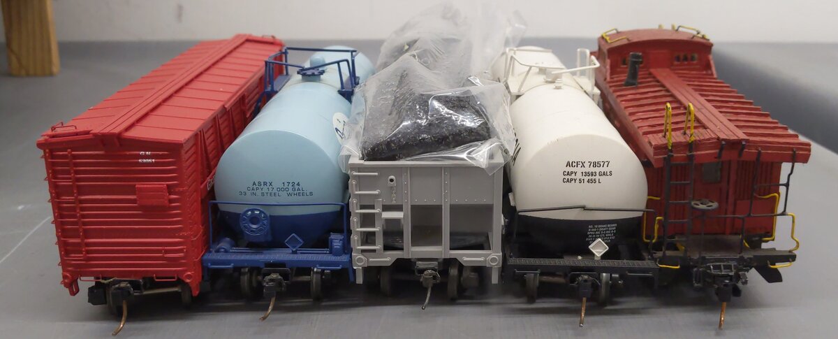 S Scale Assorted Freight Cars [5] EX