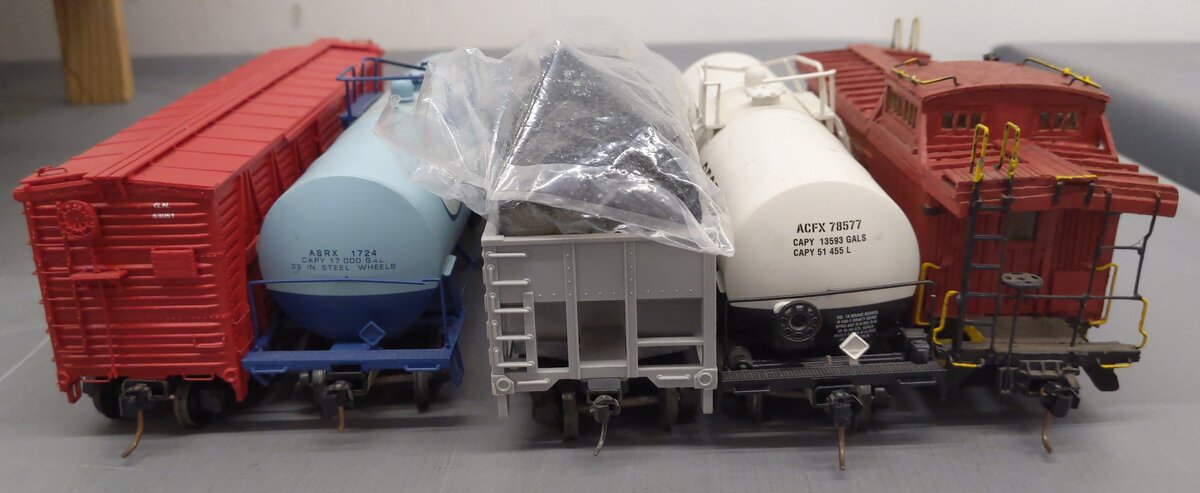 S Scale Assorted Freight Cars [5] EX