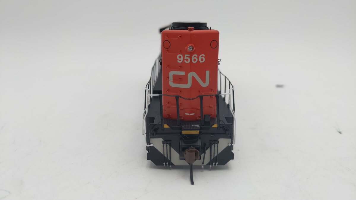 Athearn G40647 HO Scale Canadian National GP40-2L Diesel Locomotive #9566 w/DCC EX/Box